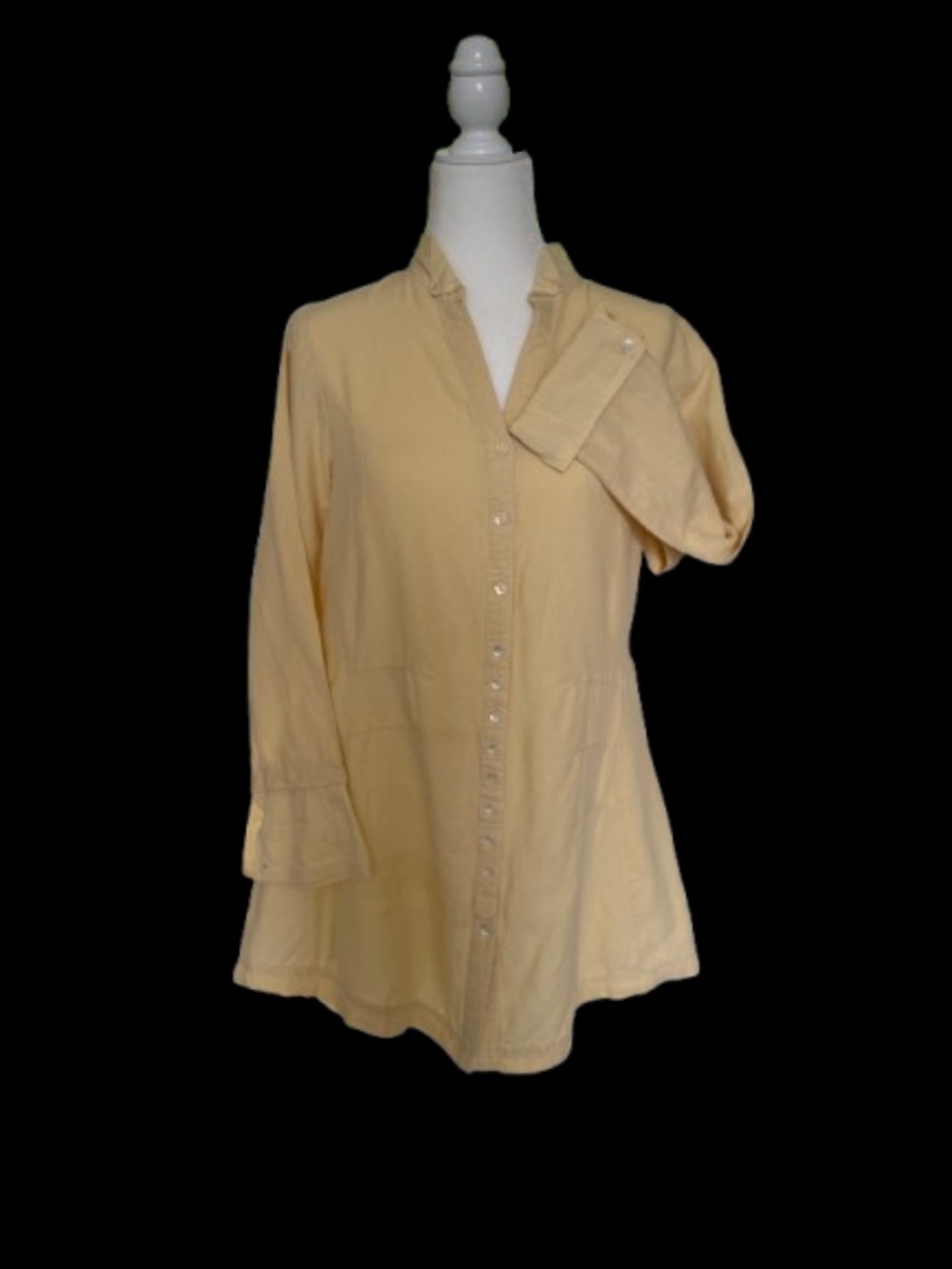 April Cornell Button-down Tunic Blouse 55% Linen 45% Cotton. Button cuffs.